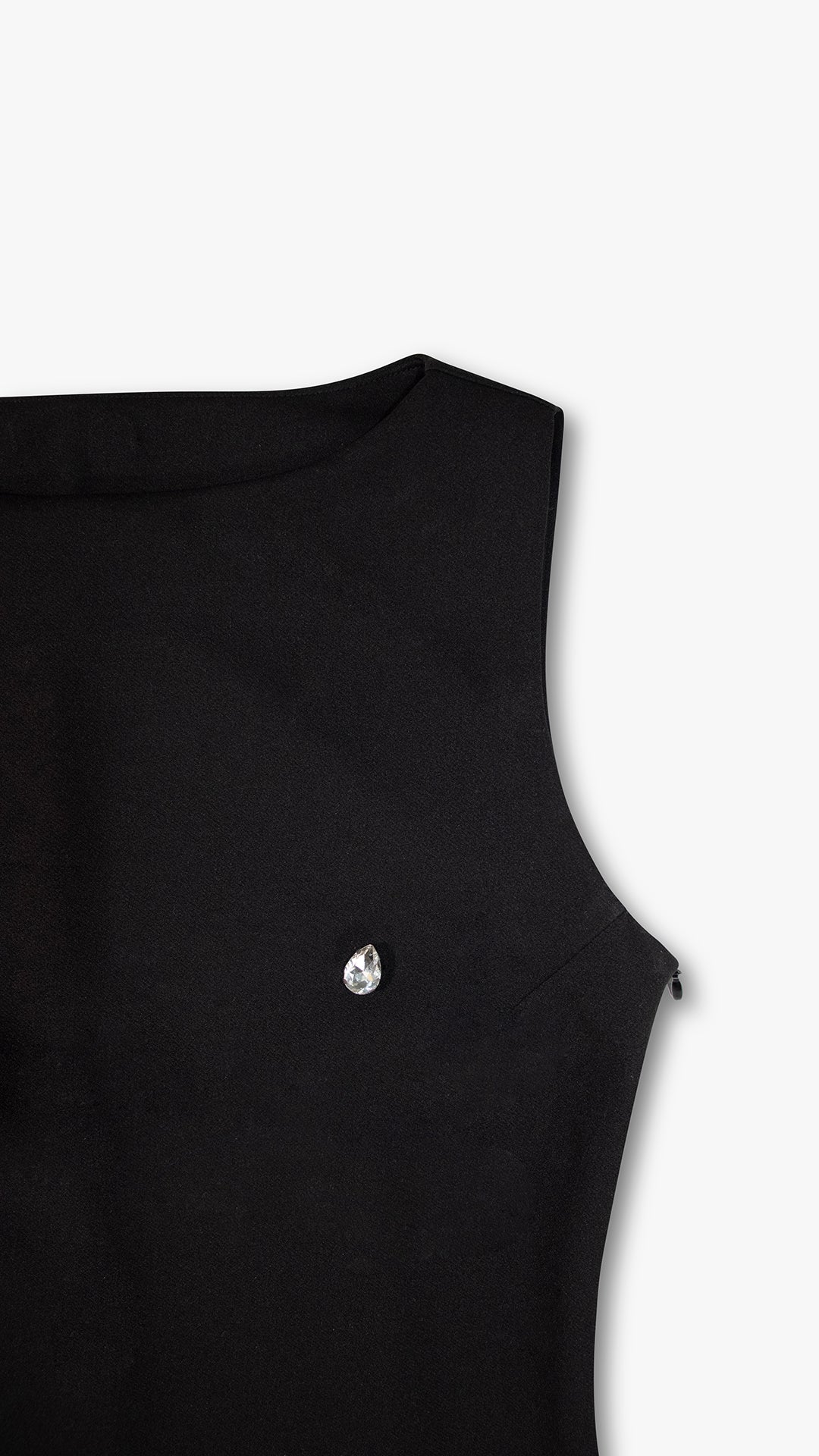 SLEEVELESS HIGH NECK DRESS